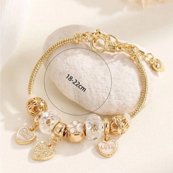 ⚠️Clearance Gold Heart Pendant Bracelet - Picture 2 of 4